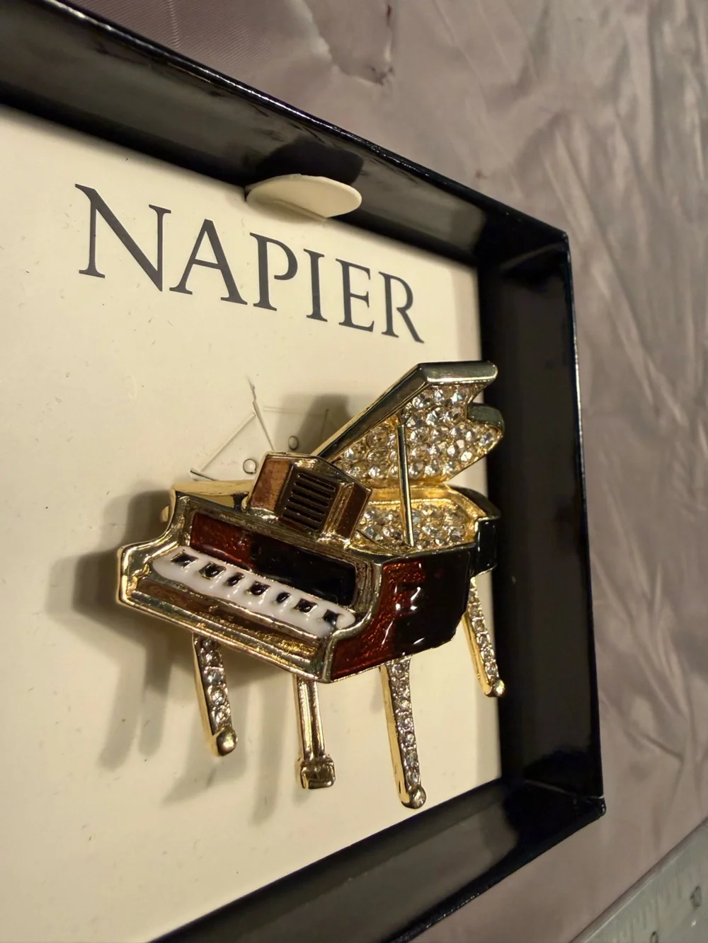 NWT Napier SIGNED Grand Piano Enamel & Clear Rhinestone Brooch Pin in Box - Picture 7 of 9